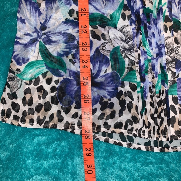 White House Black Market top - Picture 6 of 10